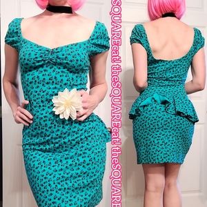 Betsey Johnson 🦋vtg floral bodycon ruffle butt short sleeves pin-up retro dress